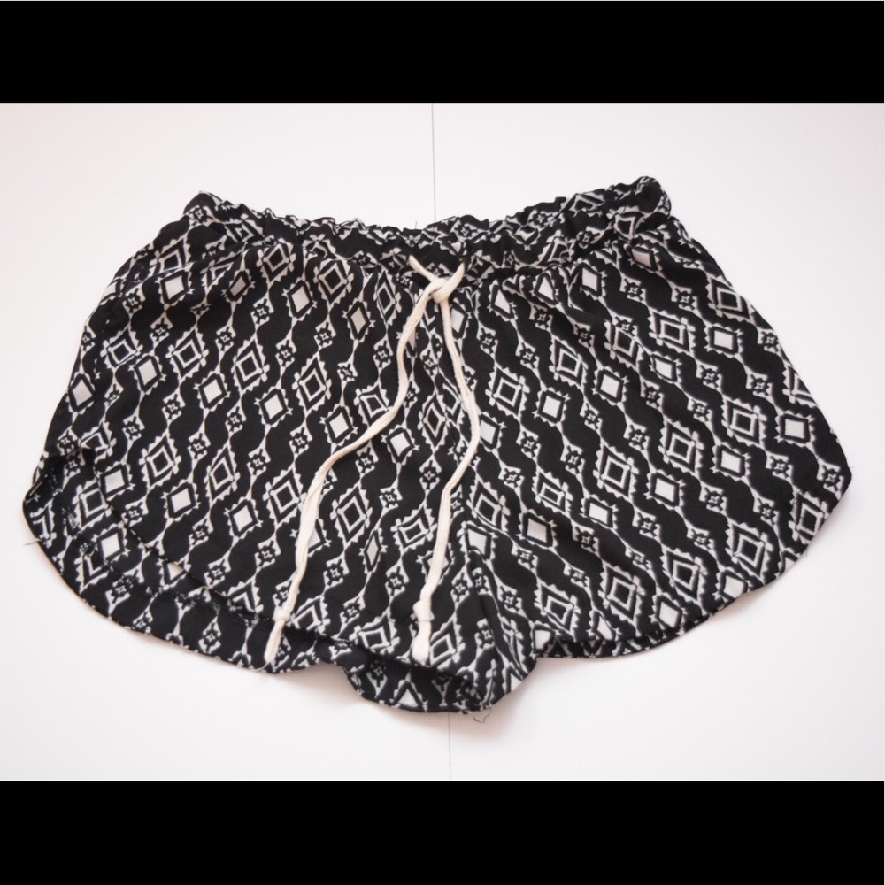 Patterned High Waisted Flowy Shorts